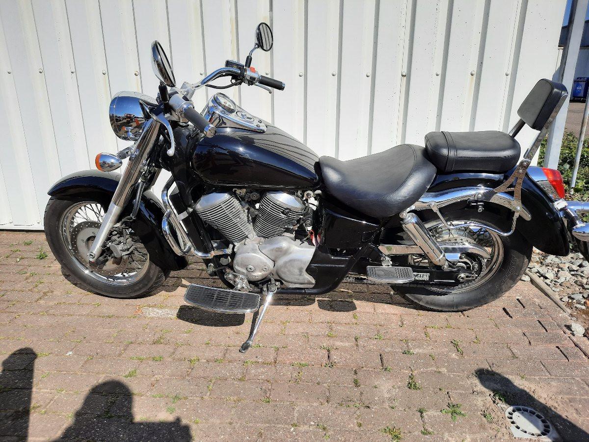 Honda Shadow VT750 Classic, mooie Cruiser met weinig Km