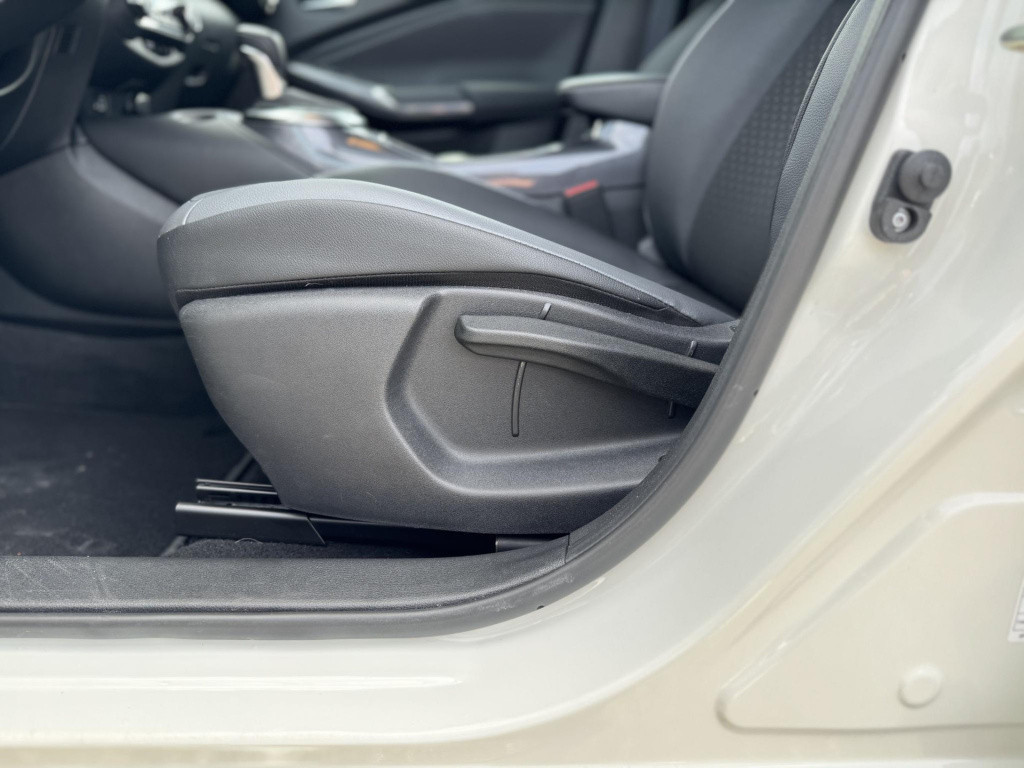 Nissan Juke 1.6 hybrid n-connecta parking pack