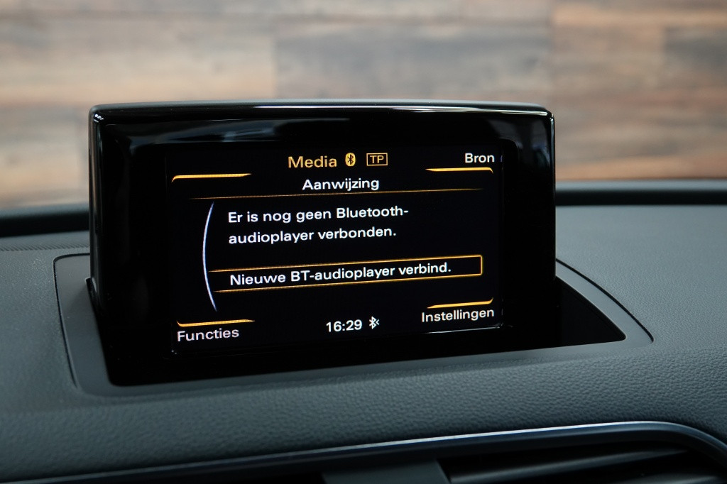 Audi Q3 s-line | drive select | bose | pdc |