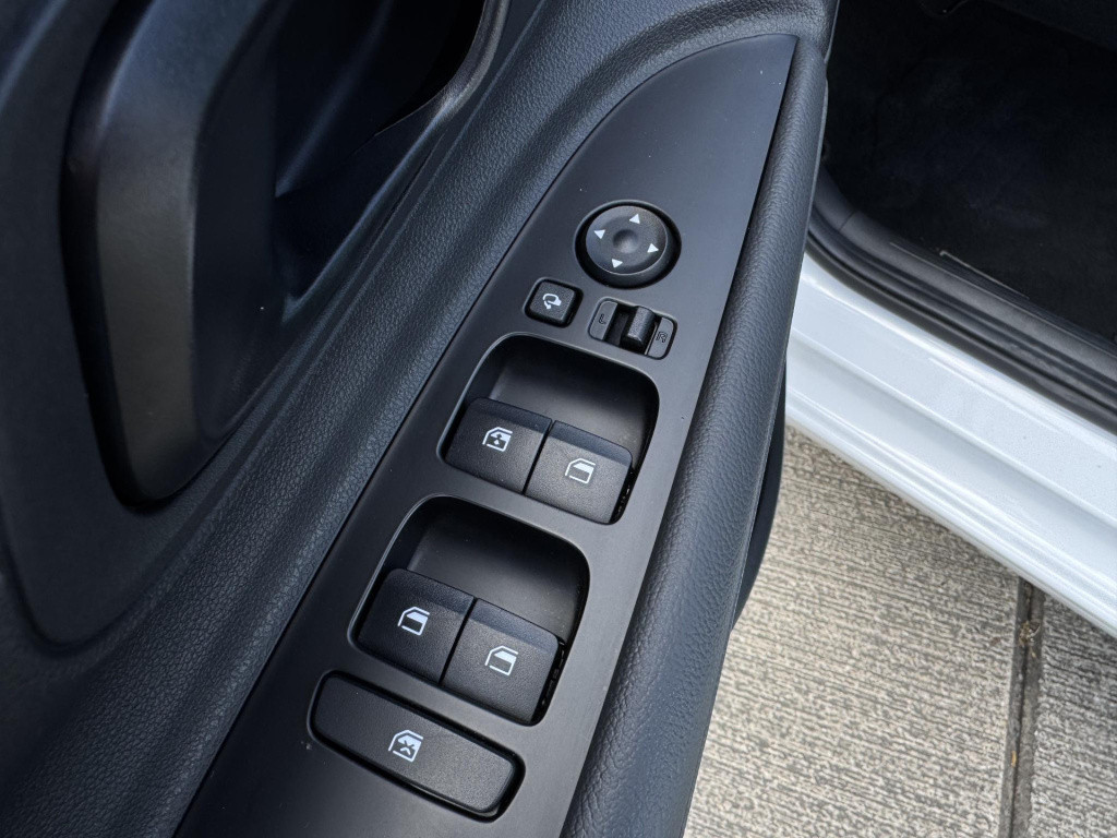 Hyundai I 20 1.0 t-gdi comfort smart automaat nieuw model! | two-tone lakkl