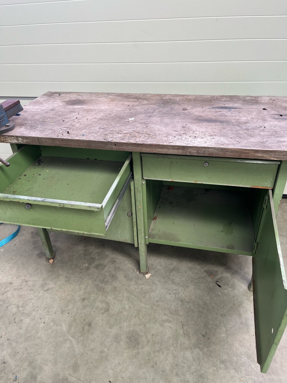Werkbank werktafel werkplaats gereedschapbank klussen