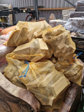 Netzakken droog meubelhout 5 euro per stuk