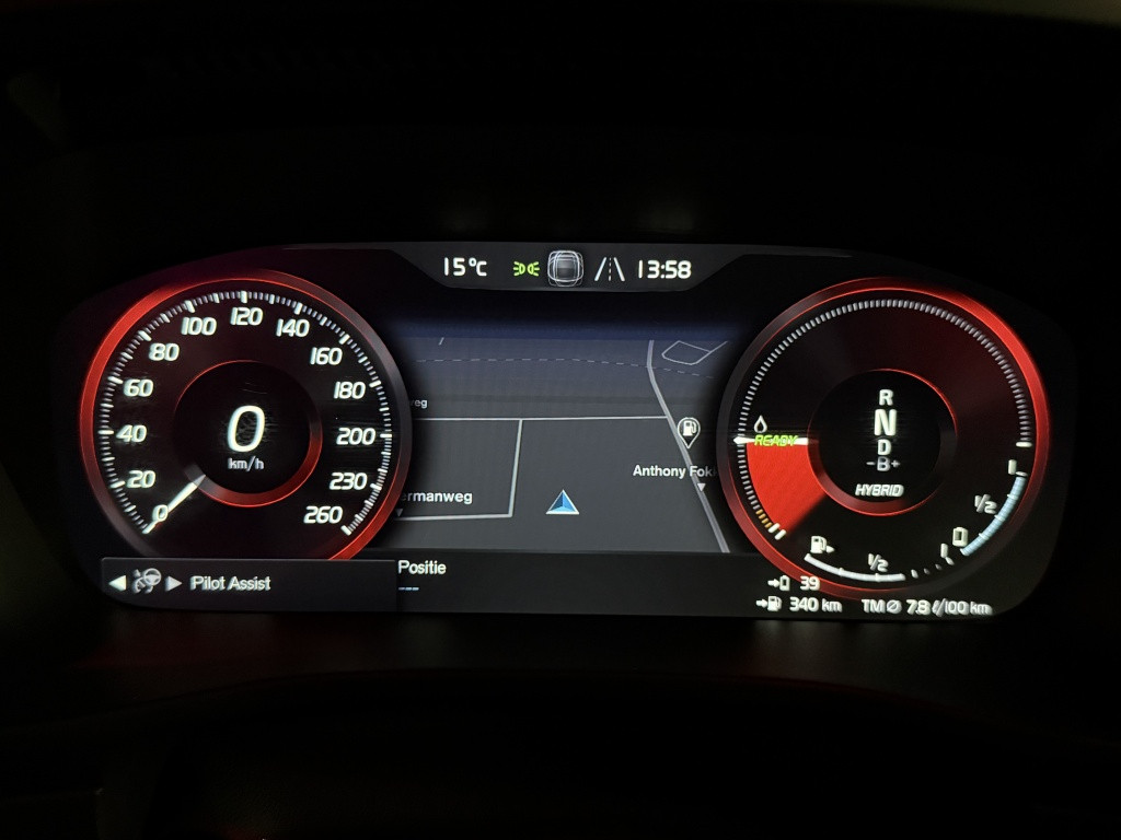 Volvo XC40 t5 262pk recharge ultimate bright| panodak| adap.cruise| trekhaa