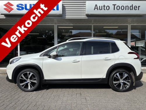 Peugeot 2008 allure 1.2-111pk/panoramadak/trekhaak
