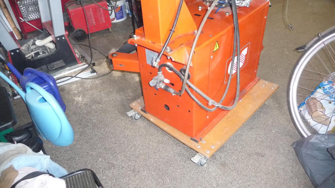 TE KOOP BANDEN MONTEER EN DEMONTEER APPARAAT merk EXPLORA