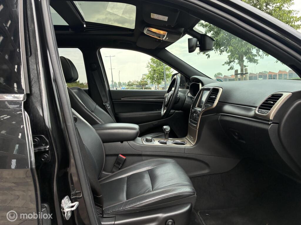 Jeep Grand Cherokee 3.0CRD Limited 4X4 Pano km185.990 BJ2014