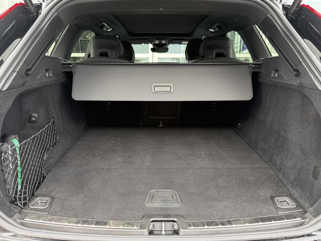 Volvo XC60 t6 398pk recharge ultra black edition| luchtvering| panodak| 360