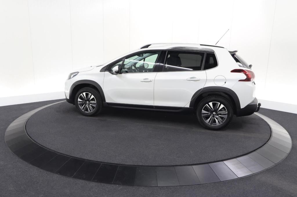 Peugeot 2008 puretech 110 eat6 allure | trekhaak | apple carplay | parkeers