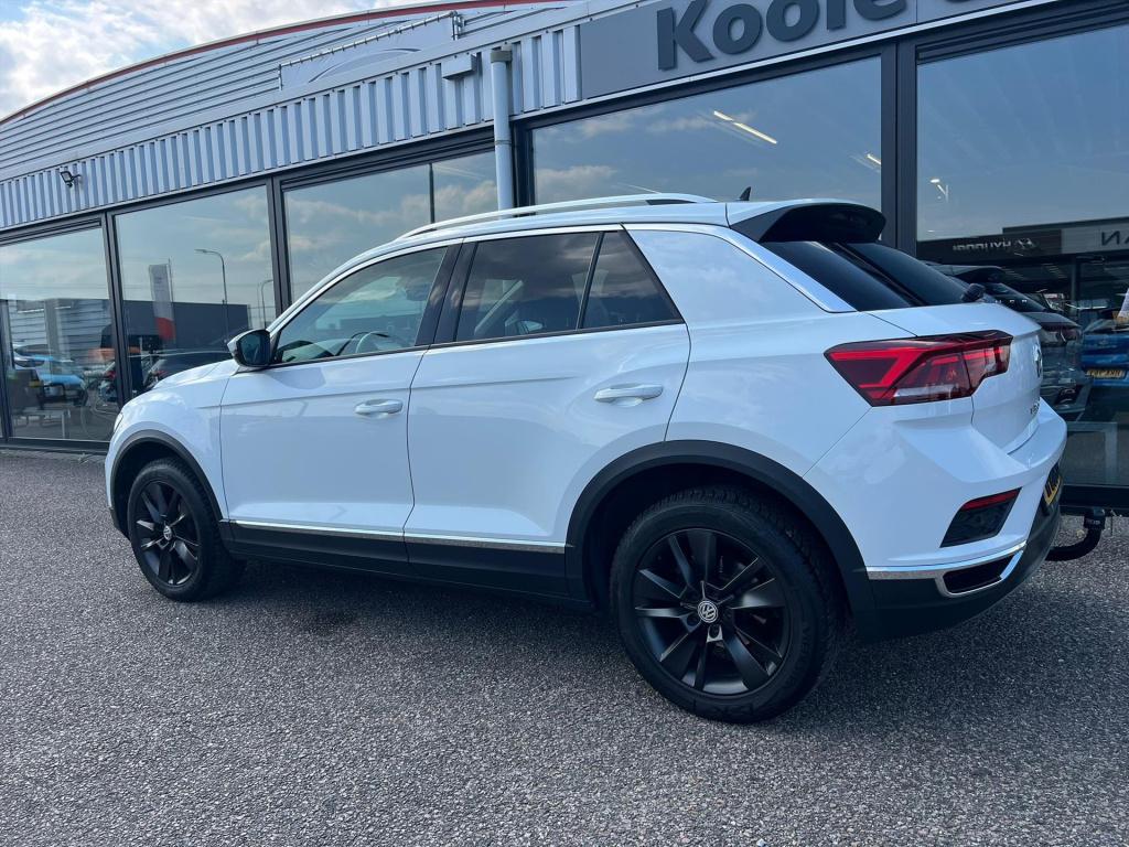 Volkswagen T-roc 1.5 tsi 150pk t-roc sport | dsg | trekhaak | led