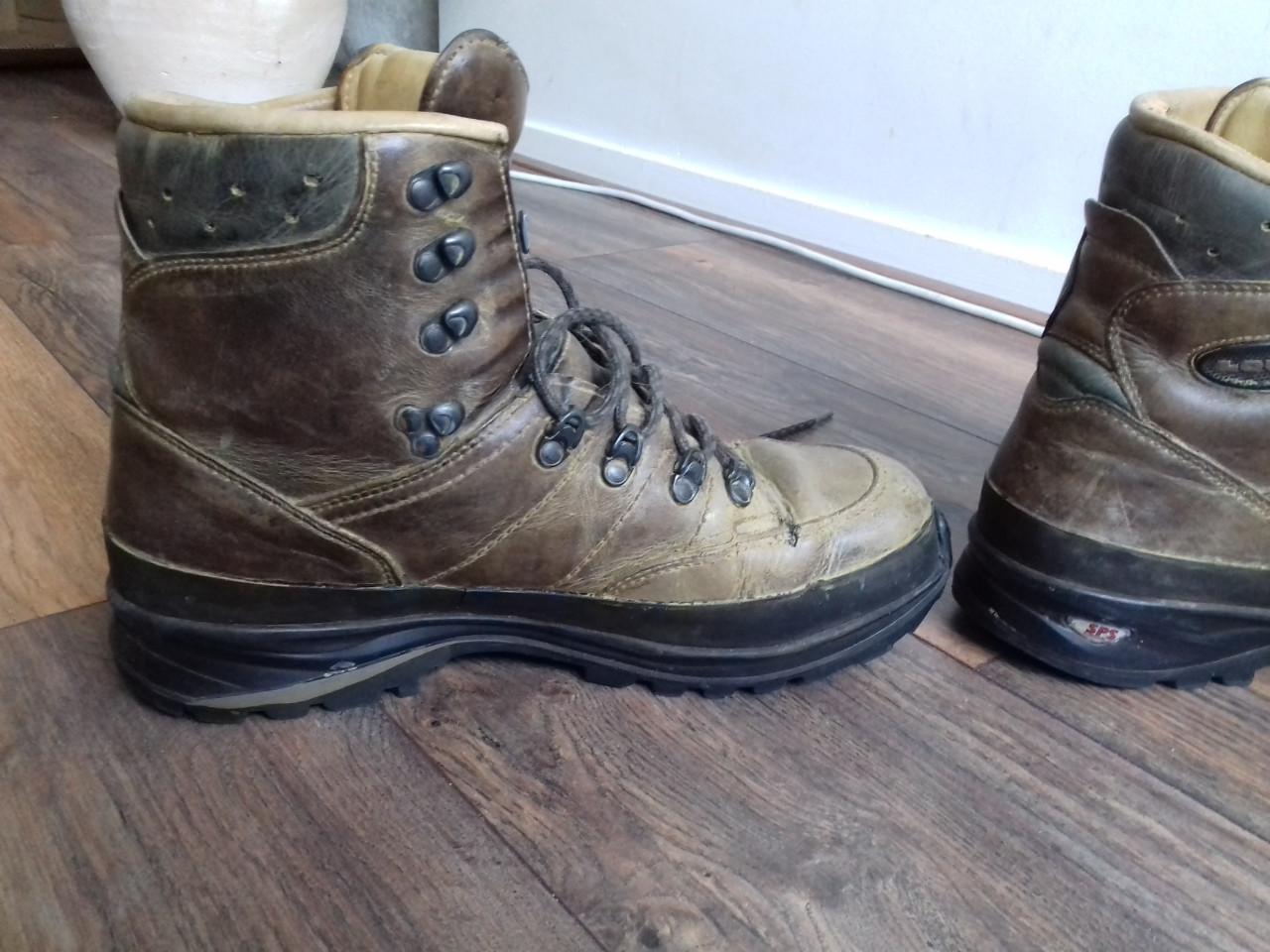 Lowa Trekker maat 43,5