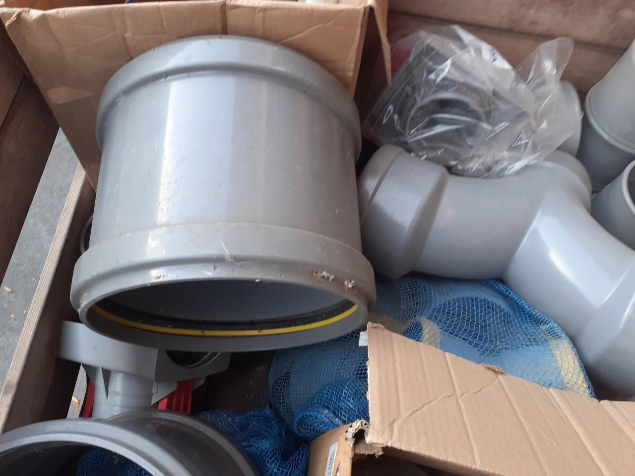 Pvc 160 mm hulpstukken bochten, knevelinlaat ed 4 voor 50 euro