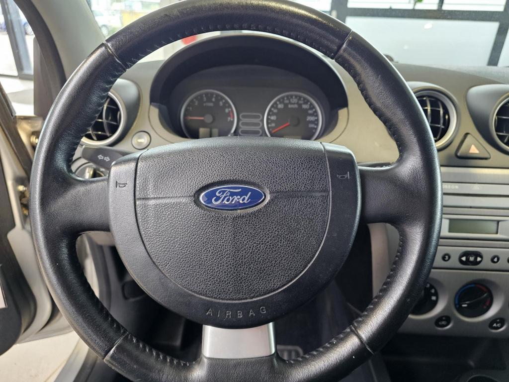 Ford Fiesta 1.4-16v futura