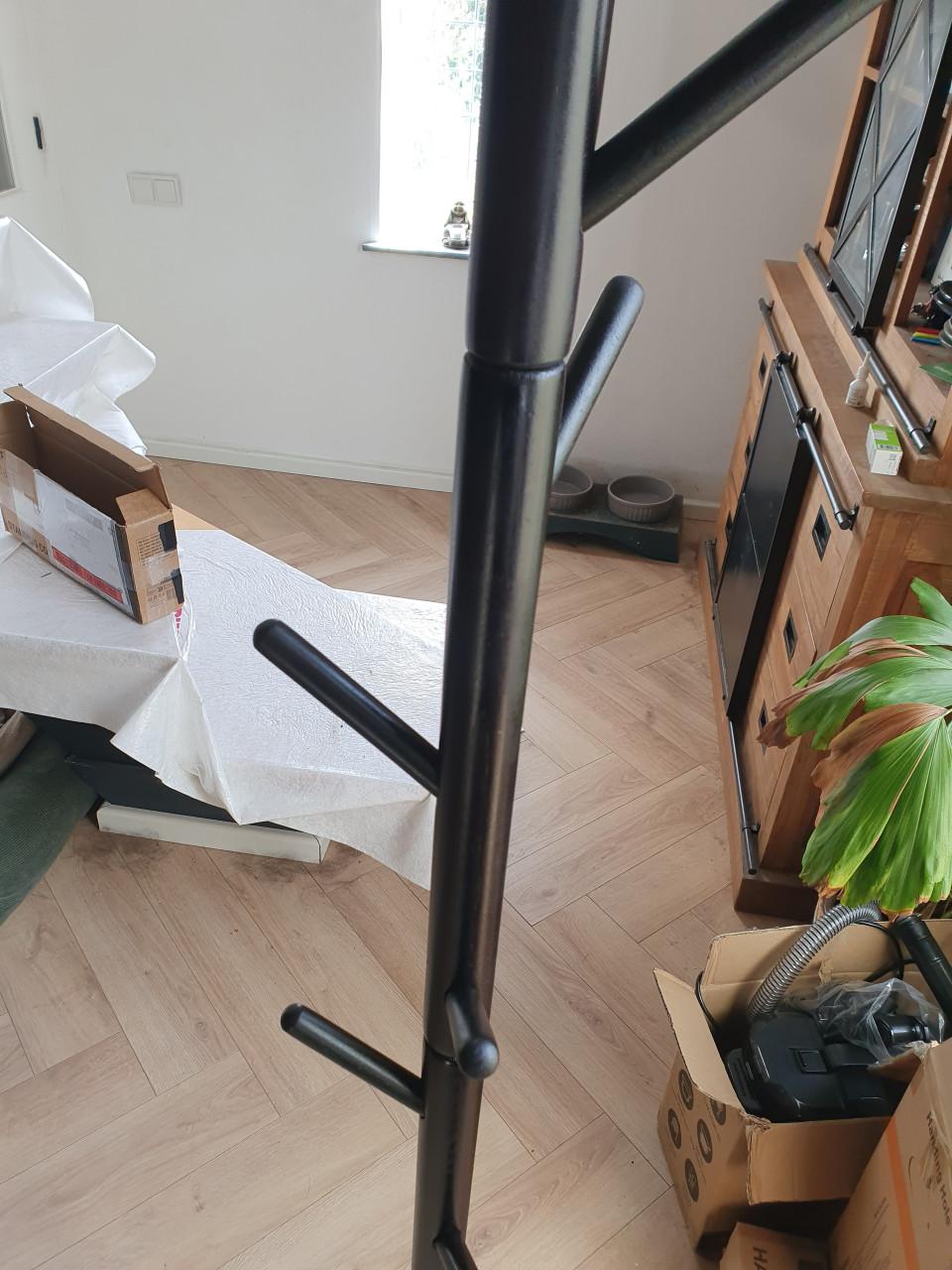 Kapstok staand zwart met 8 haken| 175 cm | zo goed als nieuw