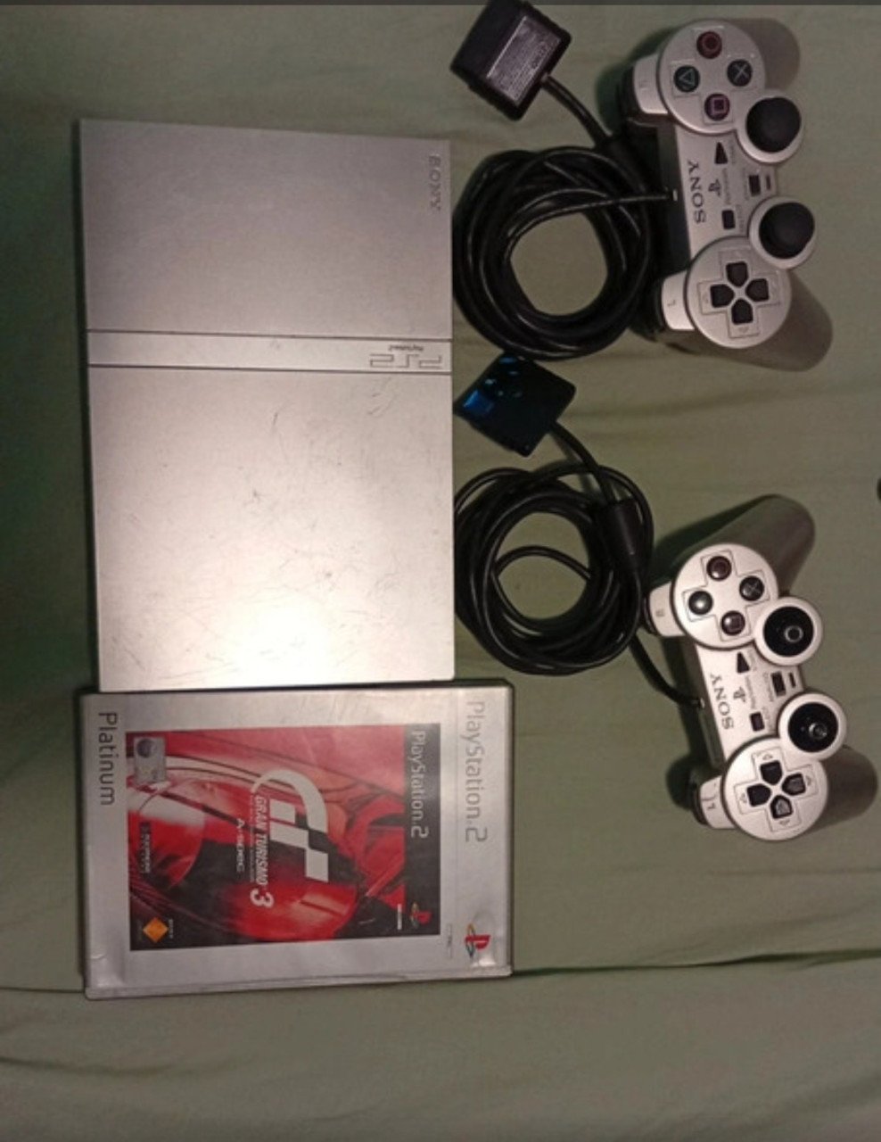 Playstation 2 met 2 controllers en grand turismo