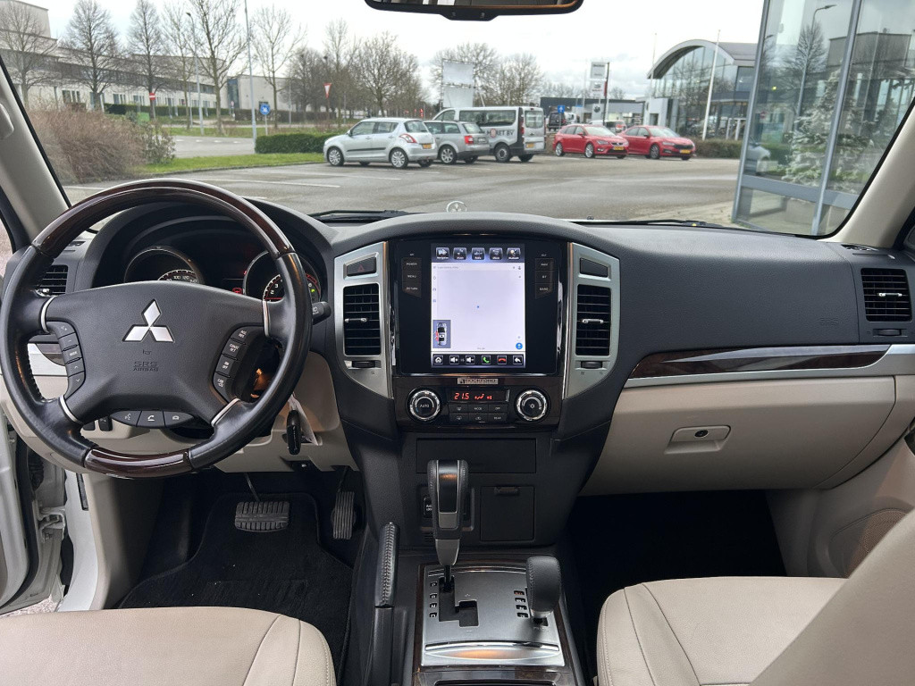 Mitsubishi Pajero 3.8 gls instyle mitsubishi pajero 3.8 di instyle