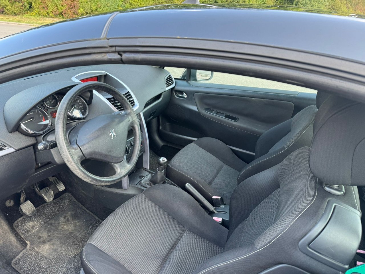 Peugeot 206 cabrio bj 2007. 2350 euro