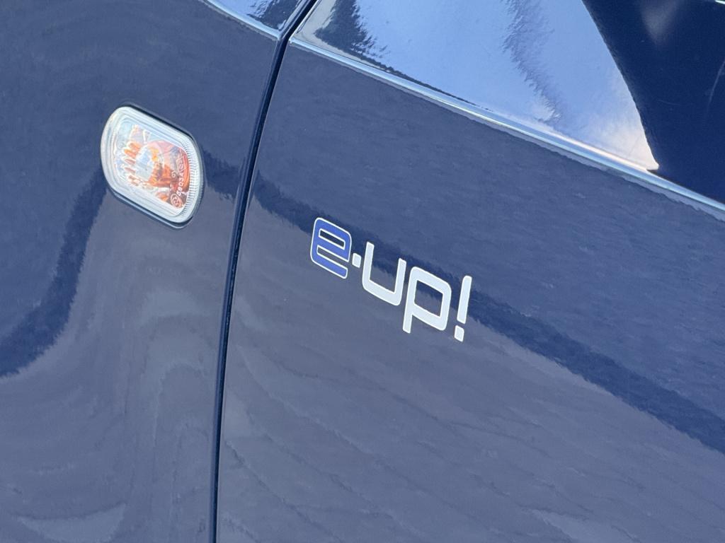 Volkswagen E-up! | pano | stoelverwarming | voorruitverwarming | cruise | d