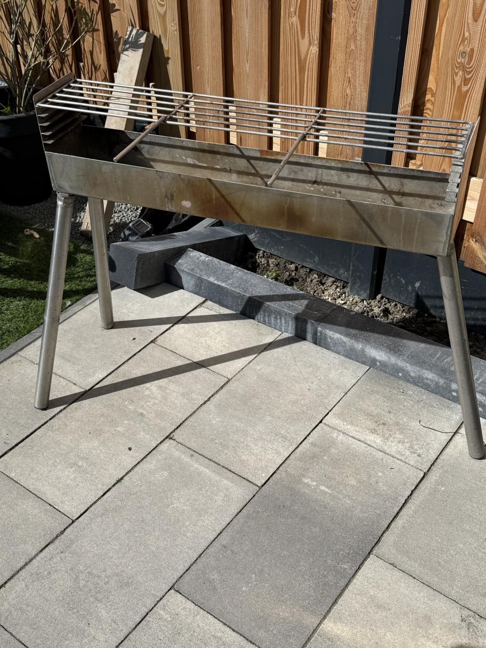 RVS BBQ smal / drie poot / saté barbecue