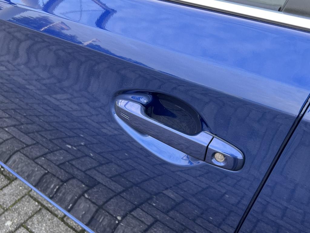 Toyota Auris 1.8 hybrid bus. pro