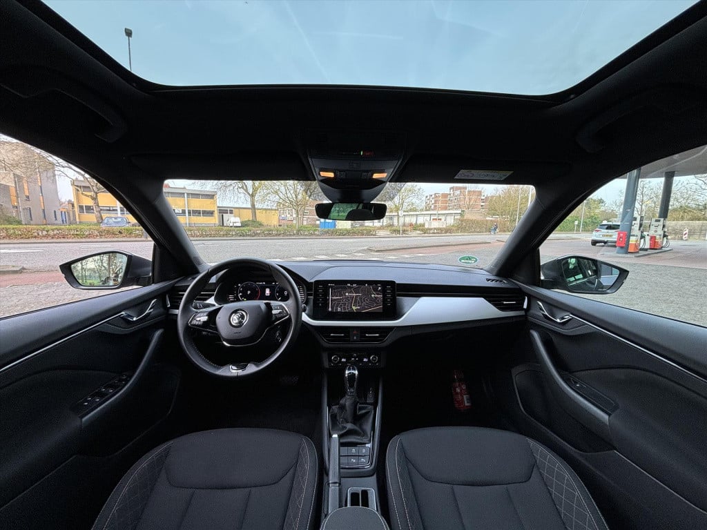 Skoda Kamiq 1.0 tsi greentech 110pk dsg-7 business edition|led|trekhaak|nav