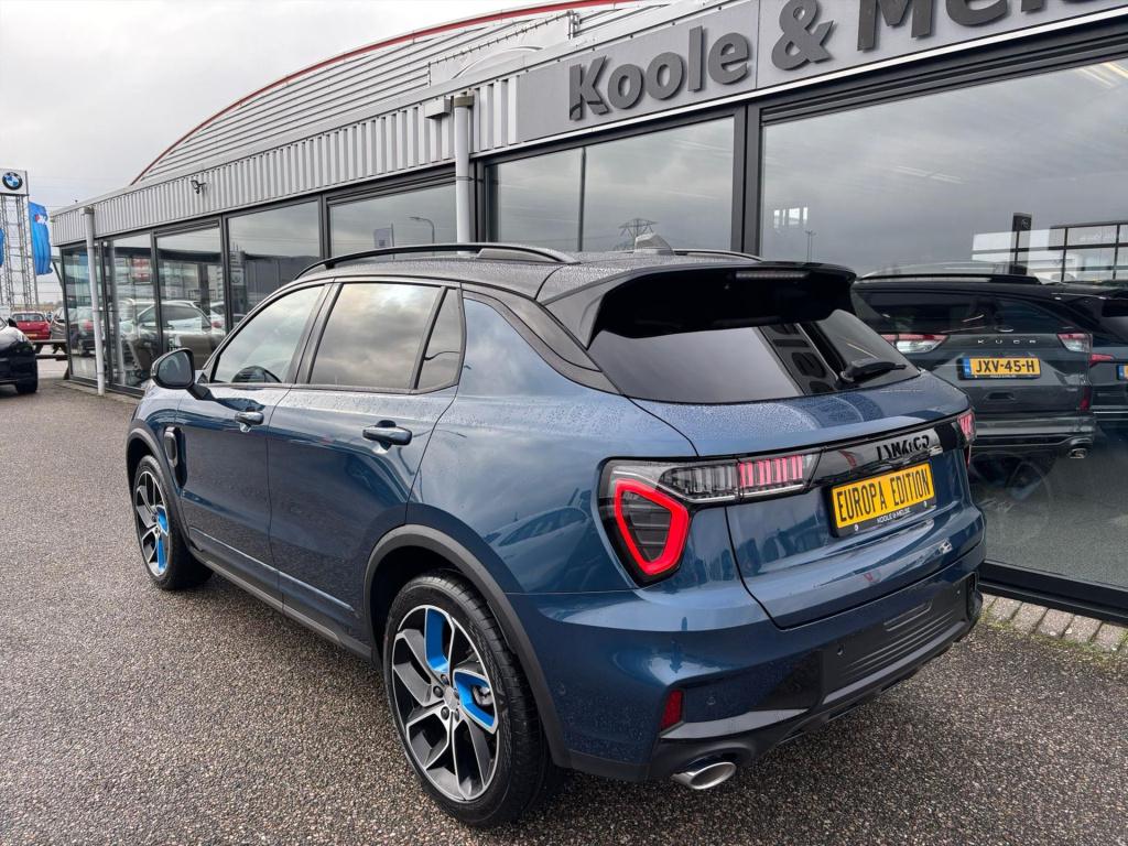 Lynk & Co 01 261pk phev, stuurverwarming, pano dak, carplay