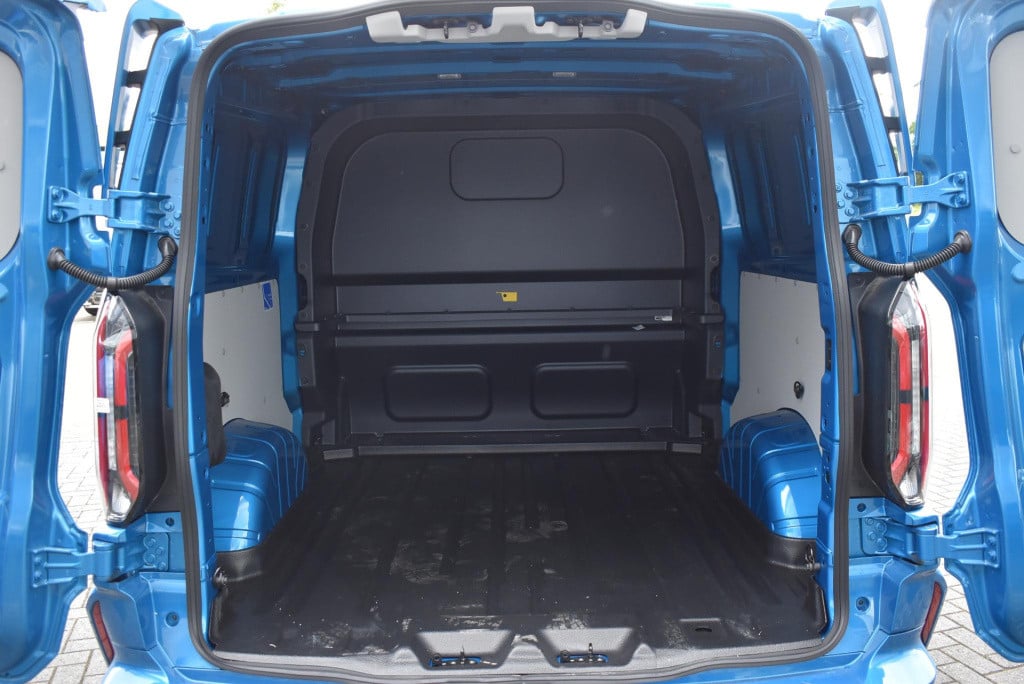 Ford E-transit cust. 320 l2h1 ms-rt 65 kwh dc | uit voorraad leverbaar! | d