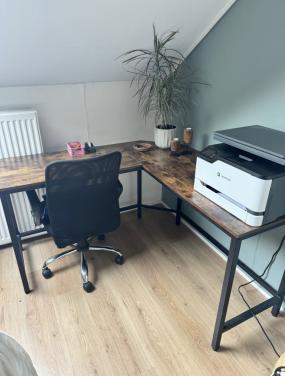 Bureau met stoel - 135x135 cm