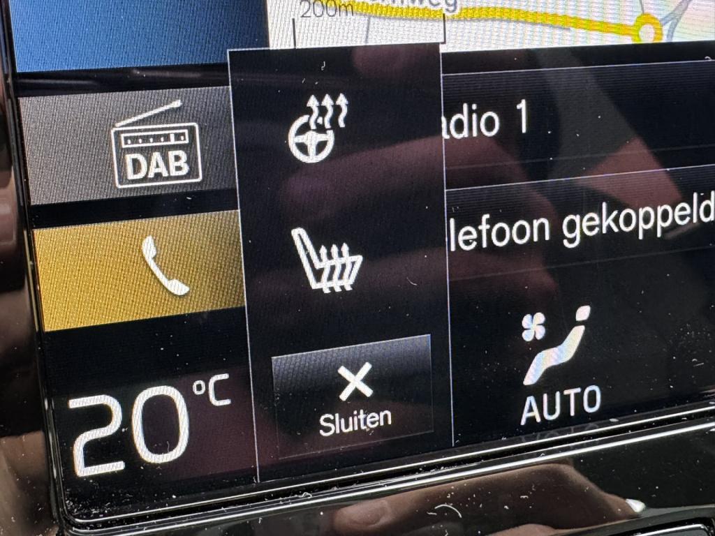 Volvo XC40 1.5 t4 plug-in hybrid plus dark | trekhaak | harman/kardon | win