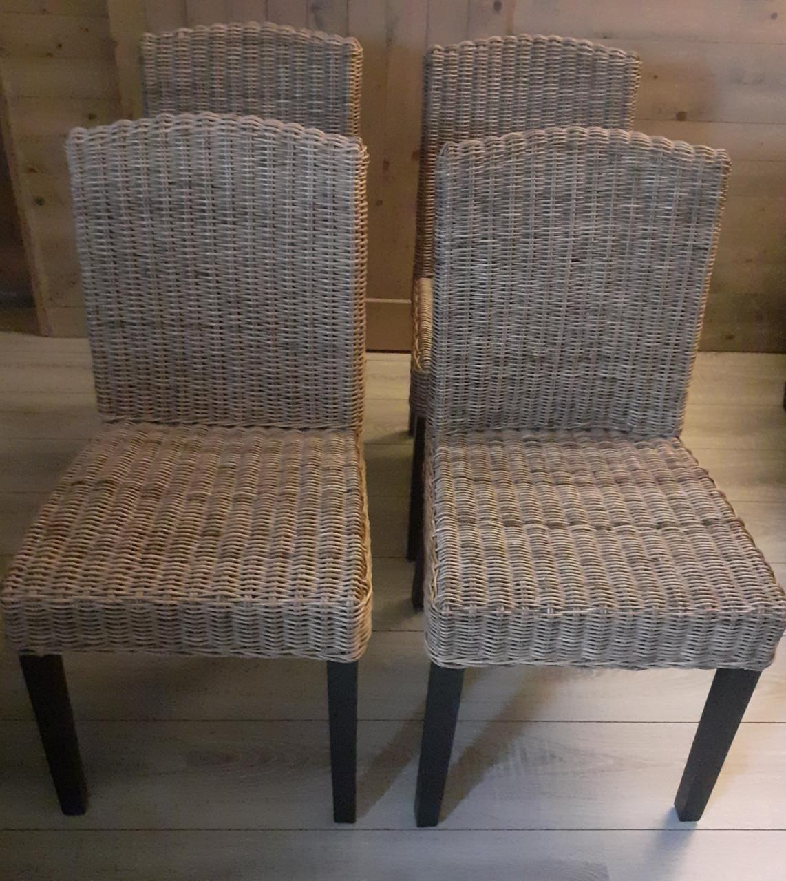 🌸 Mooie rotan stoelen🌸4 stuks