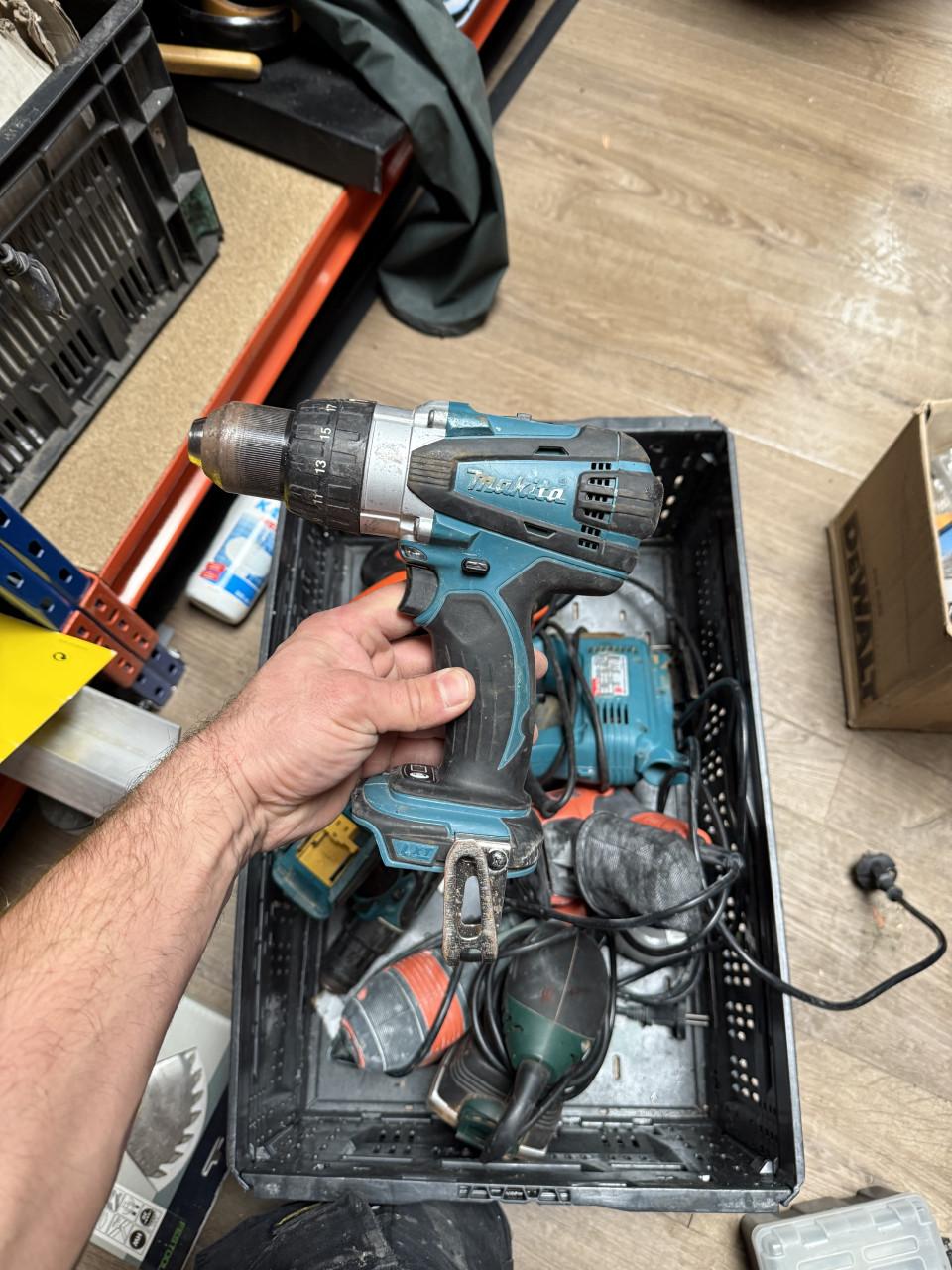 Veel gereedschap alles samen te koop