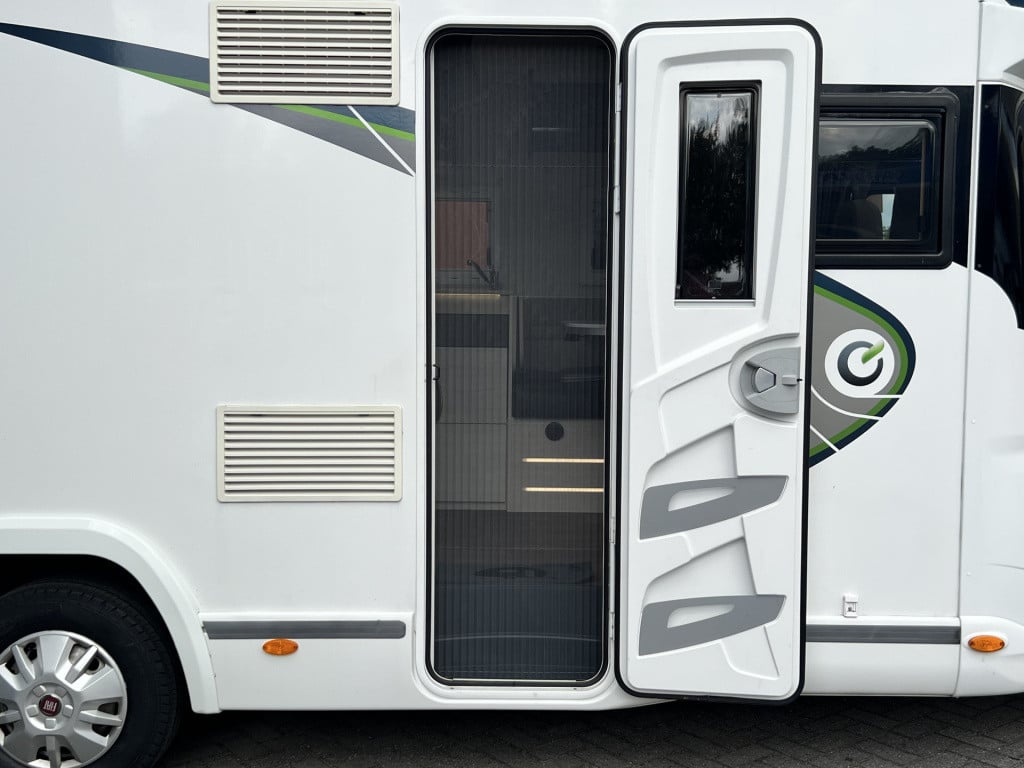 Chausson Onbekend 757 welcome | 2 enkele bedden + 1 groot bed | camera | tv
