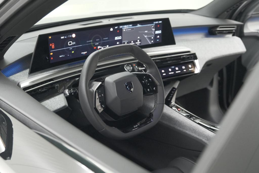 Peugeot 3008 1.2 hybrid 136 gt | camera | adaptieve cruise control | elektr