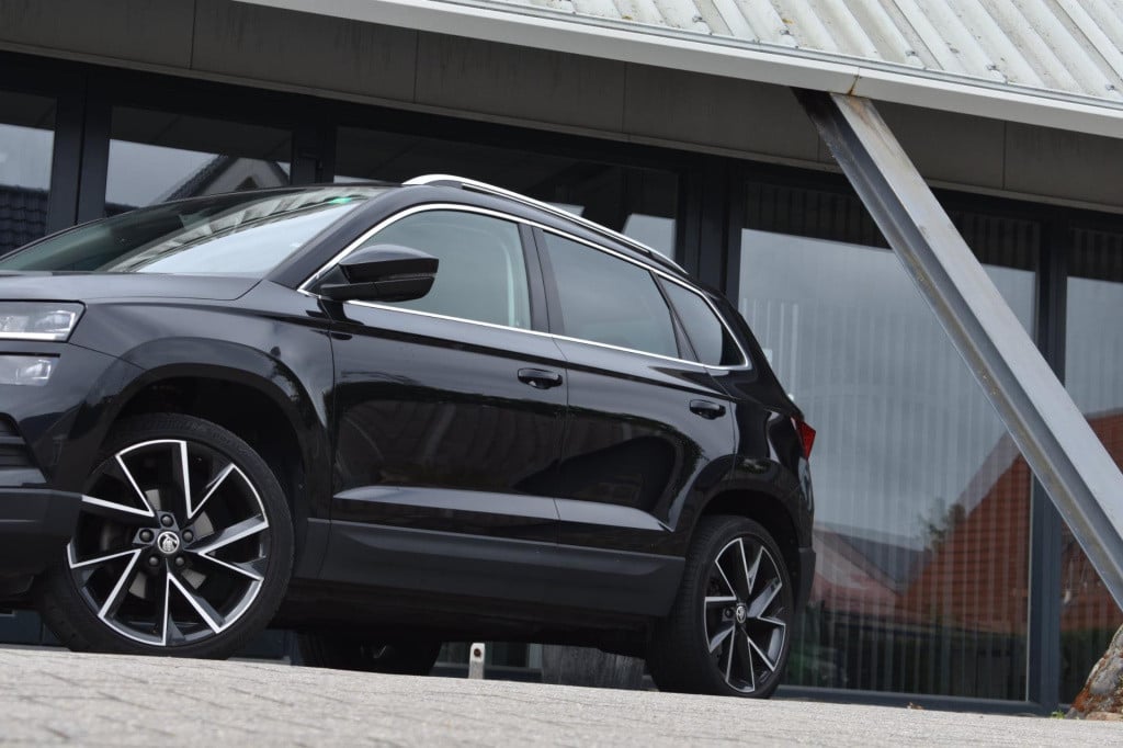 Skoda Karoq 1.5 tsi act | leder | trekhaak | camera | apple carplay | andro