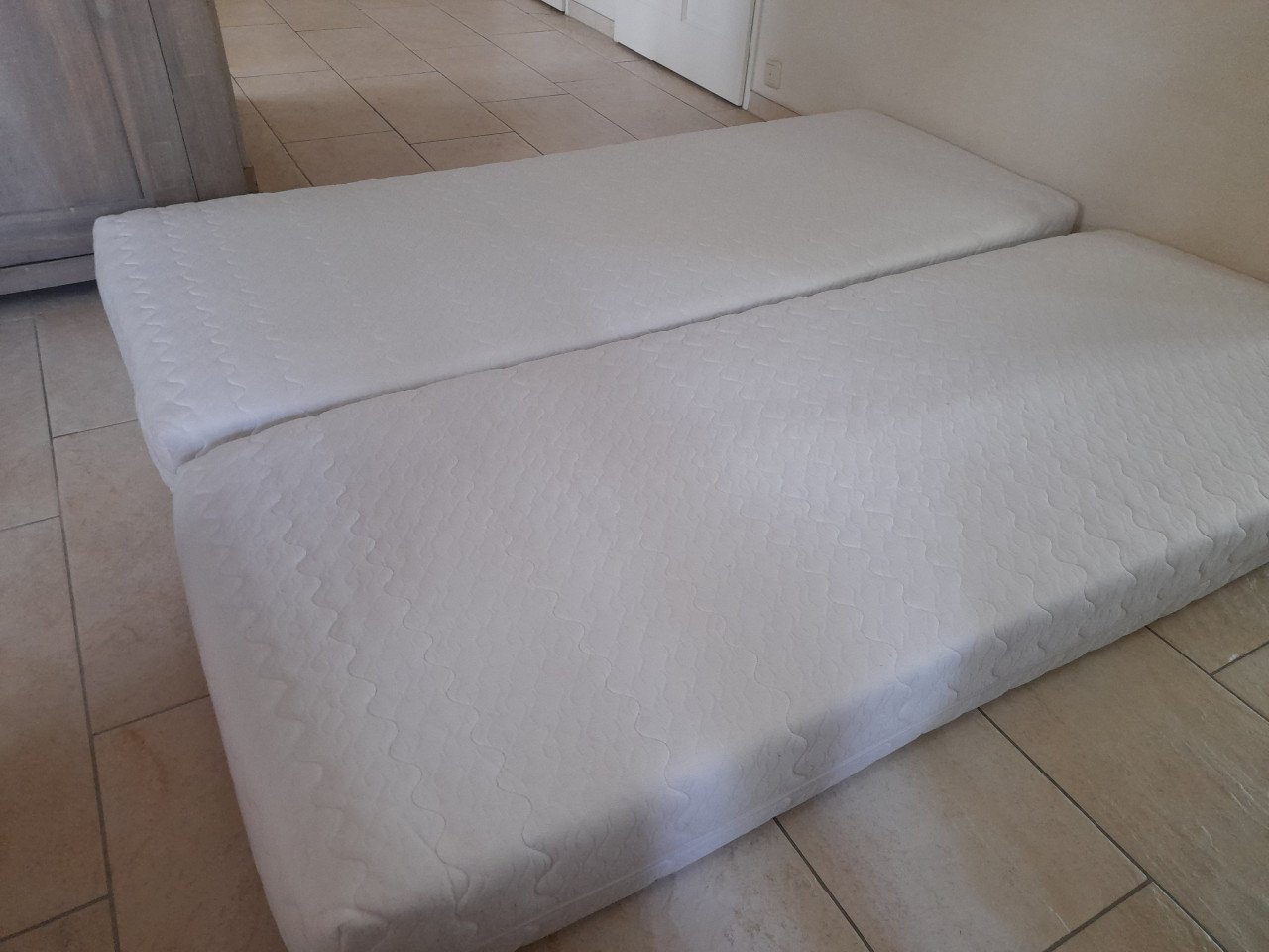 2 Matrassen 80 x 200 (in goede staat )