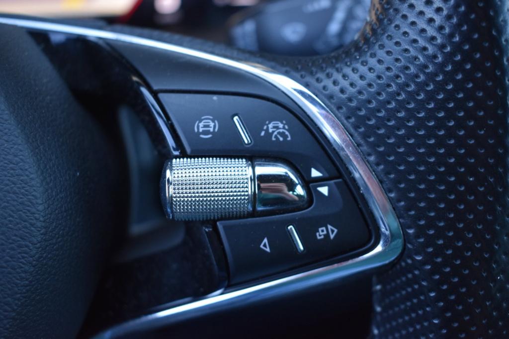 Skoda Karoq 1.5 tsi act sportline | camera | nap | stoelverwarming | apple 