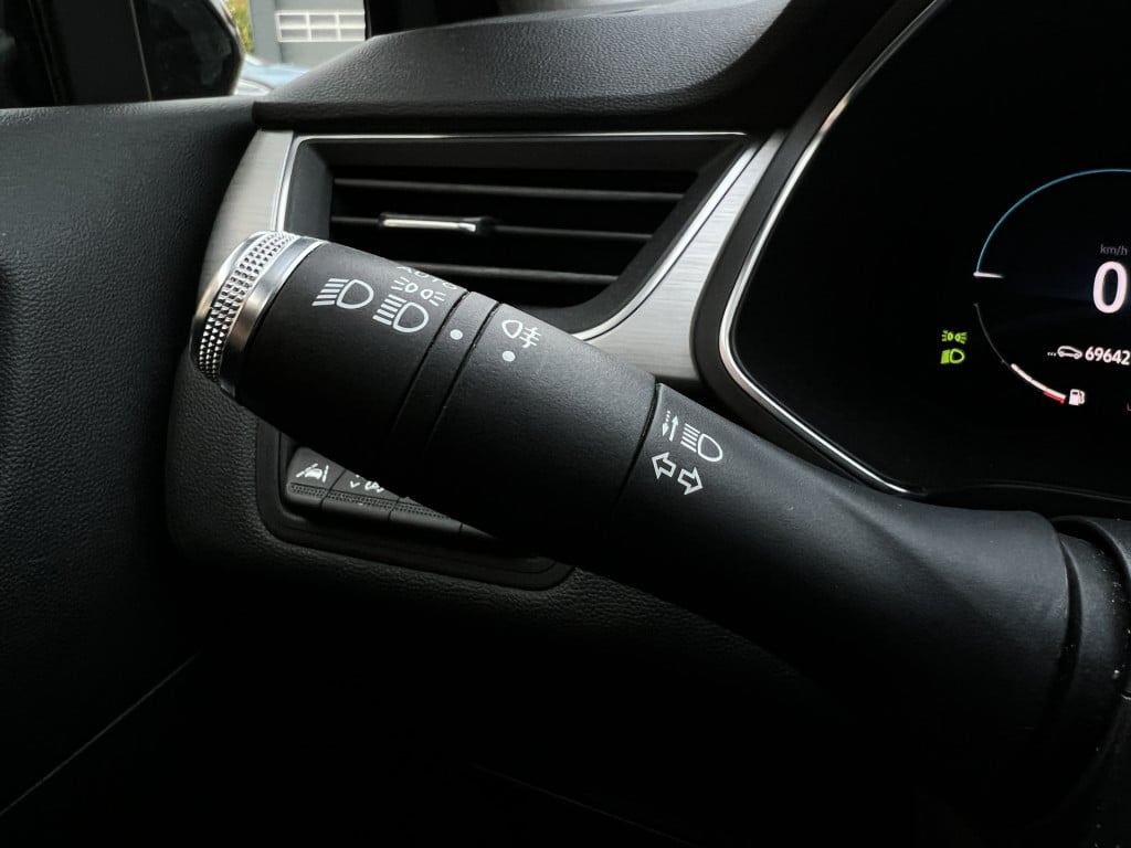 Renault Captur 1.6 e-tech plug-in hybrid 160 intens | camera | dodehoek det