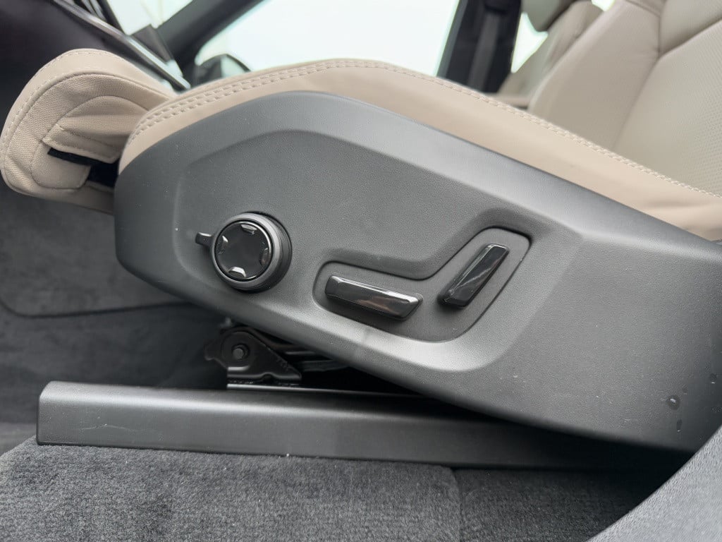 Volvo XC90 t8 awd ultra dark luchtvering | facelift | nieuwpr. € 107.559 |