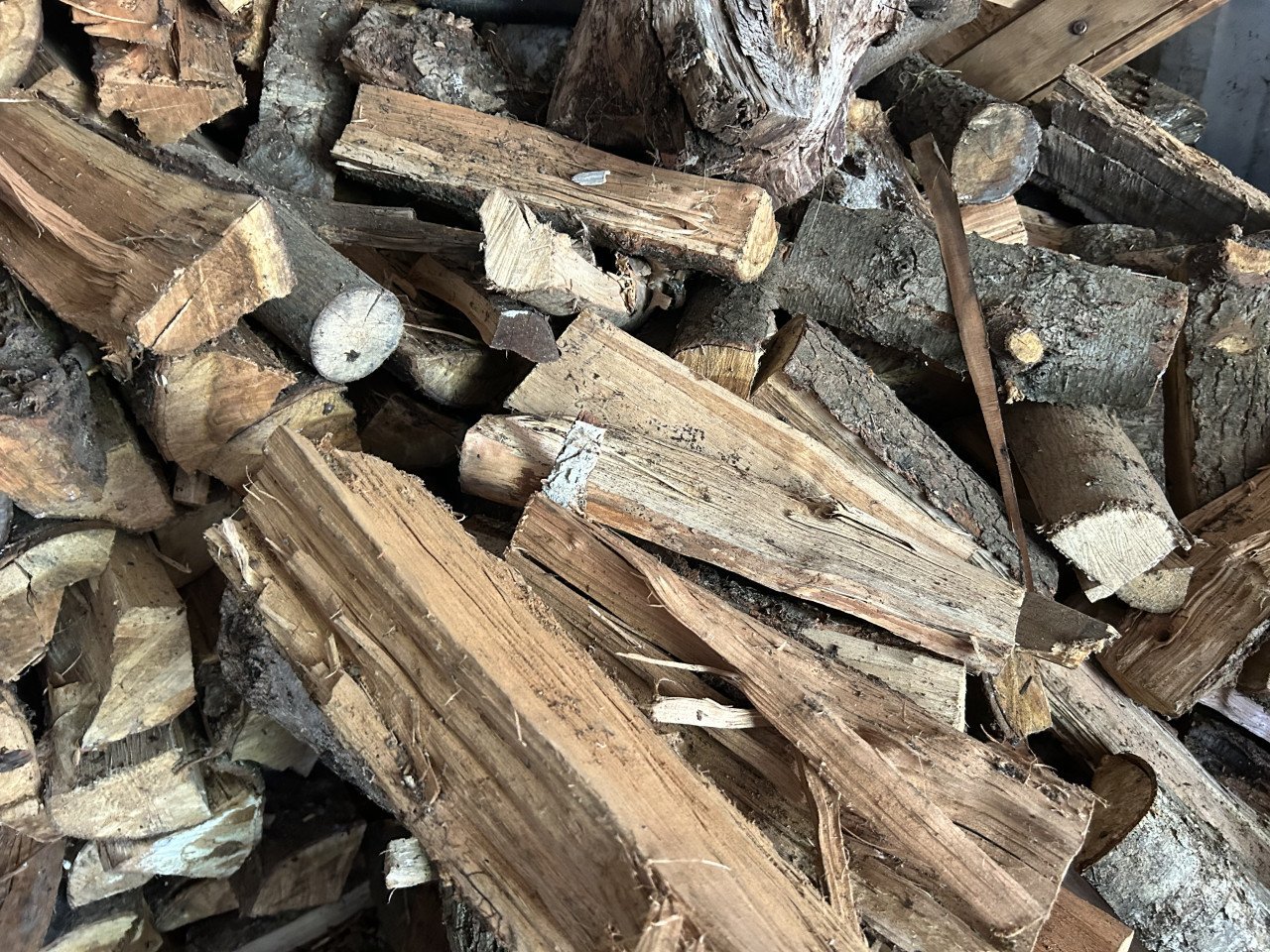 Haardhout l kachelhout l vuur hout l gedroogd