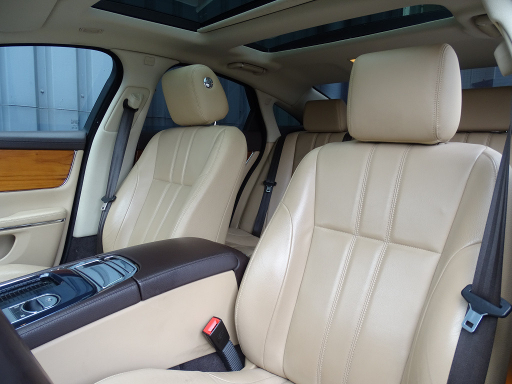 Jaguar Xj 3.0 v6d luxury | dubbel pano | 19"