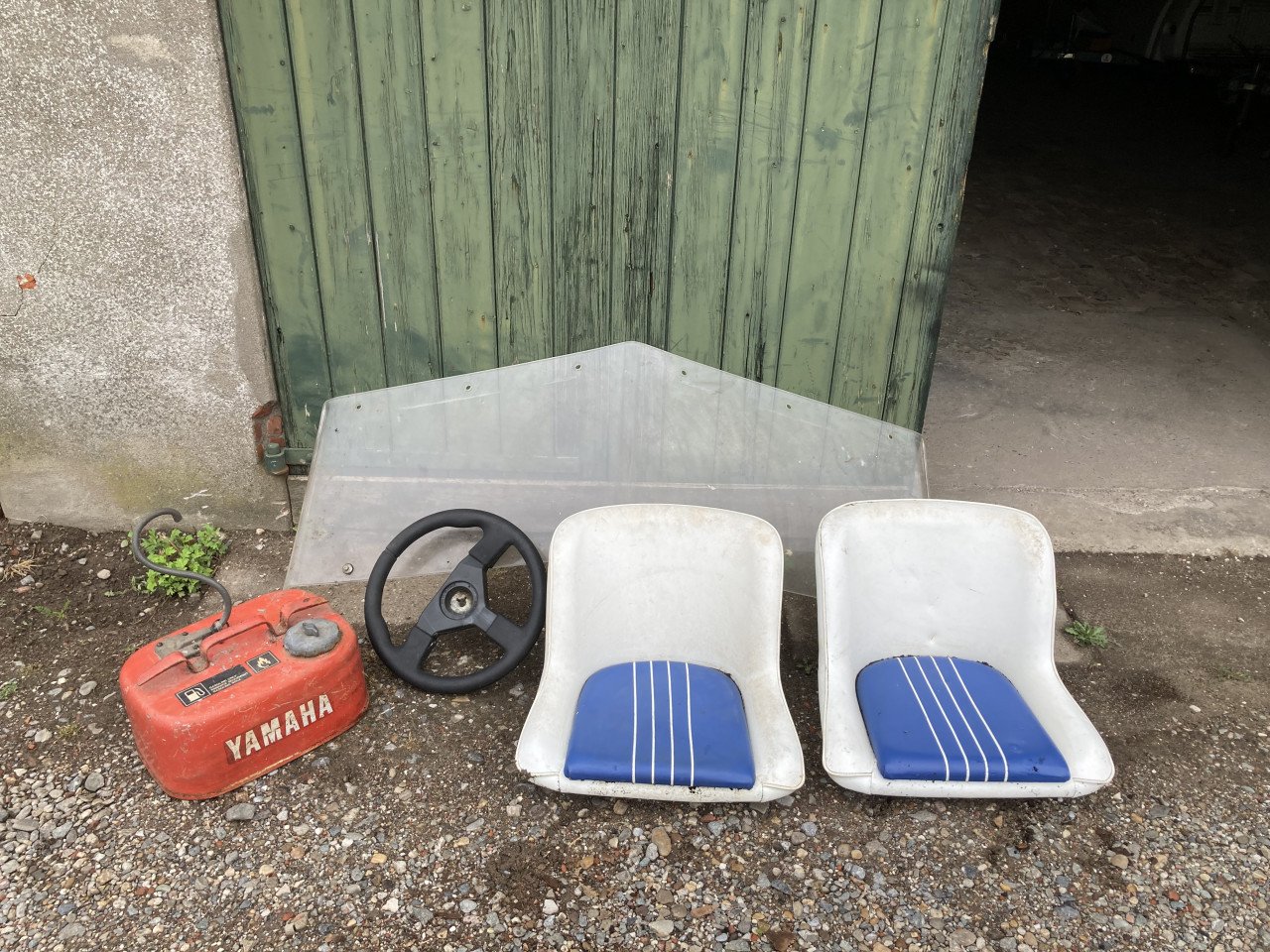 Polyester bootje met trailer zonder motor!!