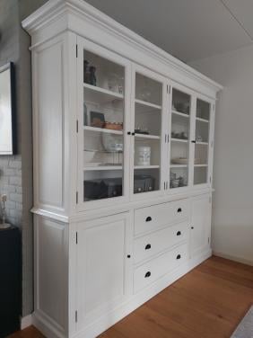 Witte buffetkast