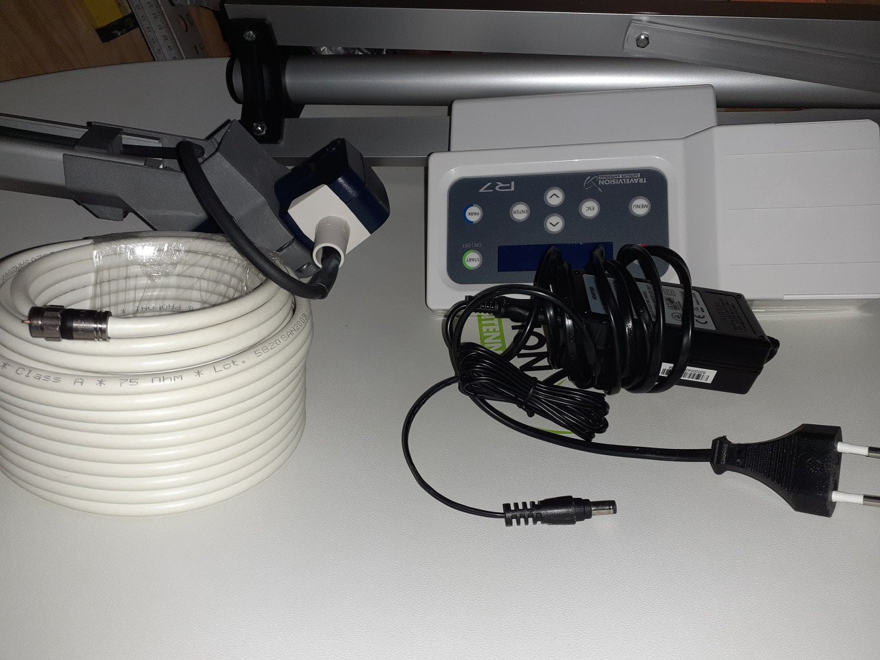 . Tavelvision Satellite  automaat ,    voor T V