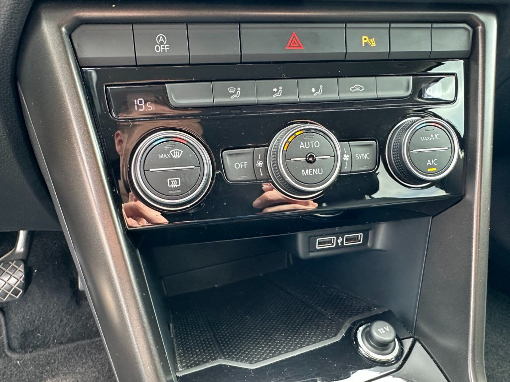 Volkswagen T-roc 1.0 tsi style 1e eigenaar carplay dab+ pdc v+a