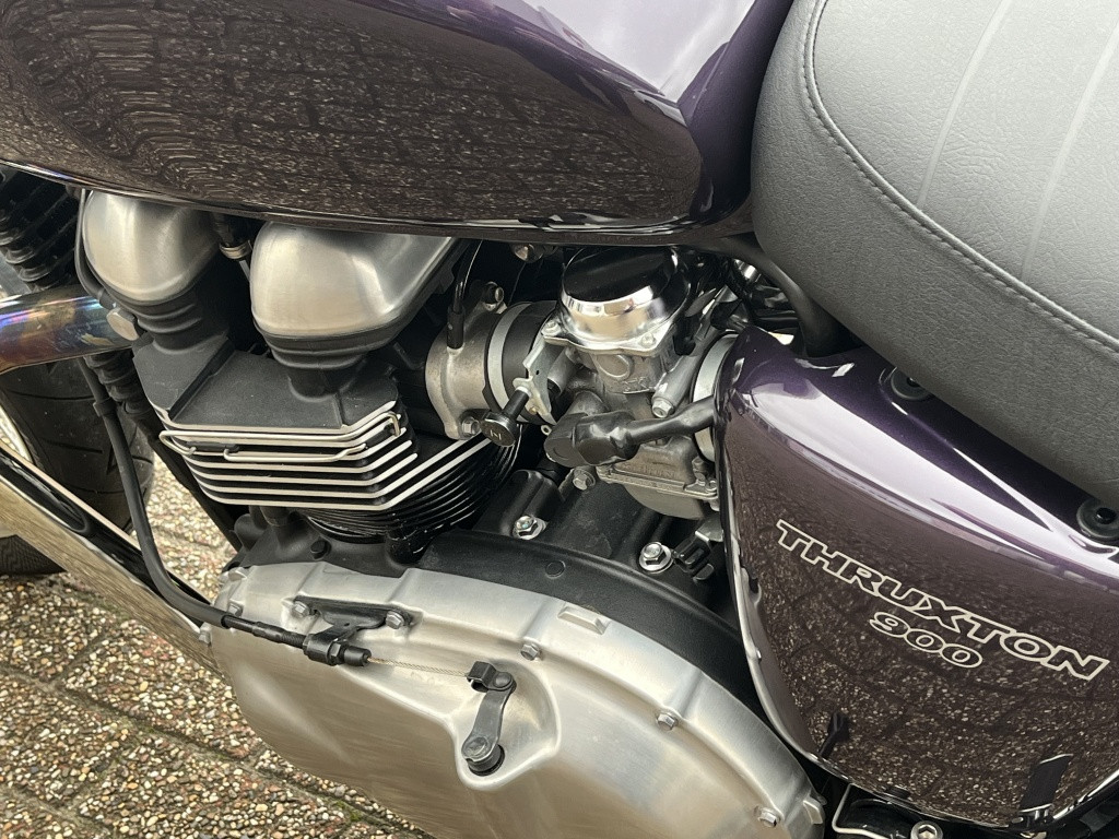 Triumph Thruxton 900 inj