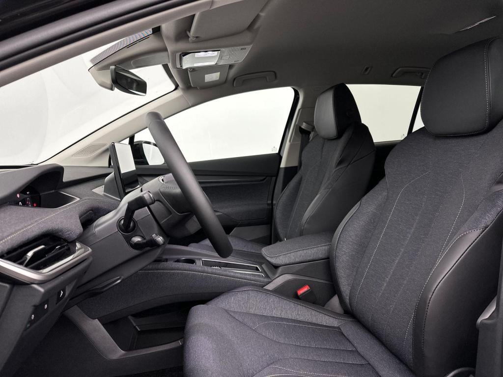 Skoda Elroq business edition tour elektromotor 150 kw / 204 pk