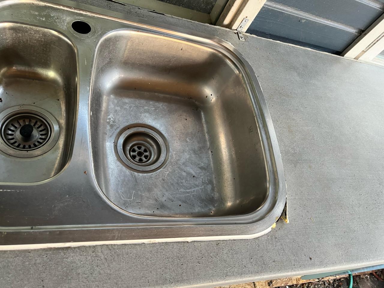 Siematic lichtblauw keukenblok met dubbele gootsteen