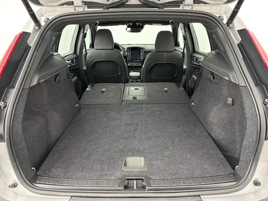 Volvo XC40 t4 211pk recharge ultimate dark | pano| adap.cruise| trekhaak| c