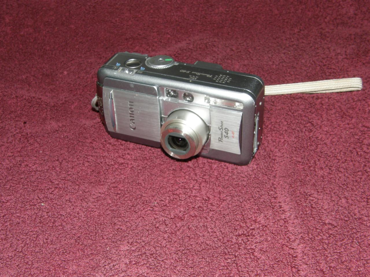 Canon camera S40