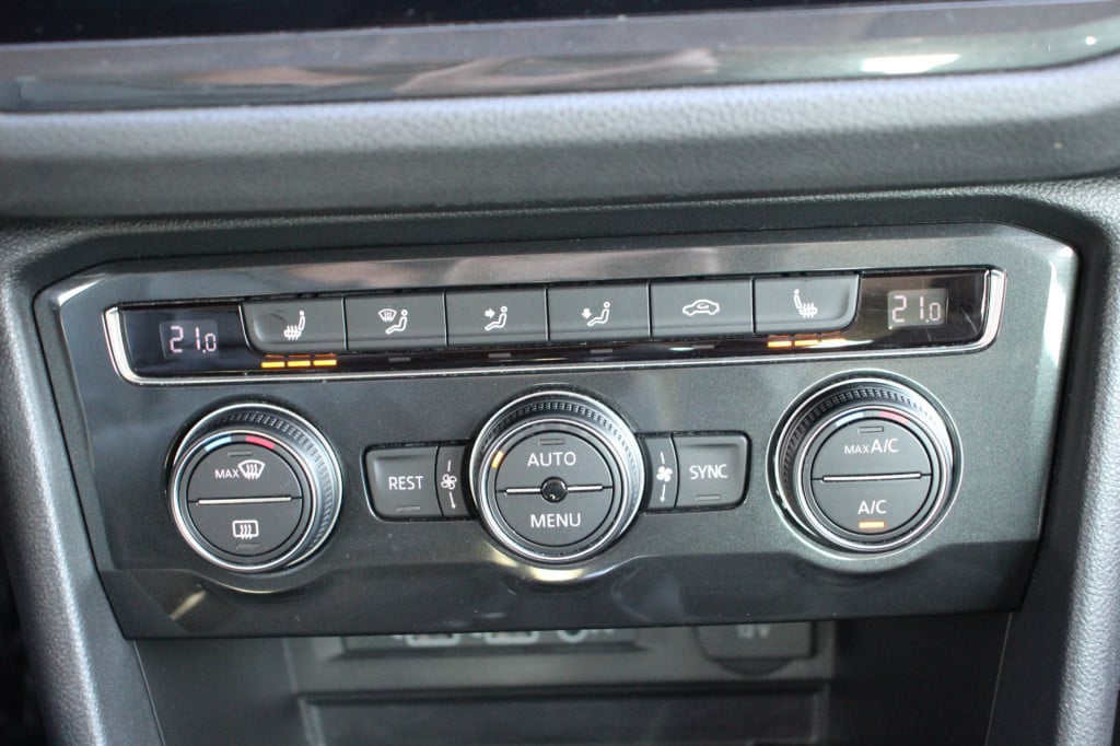 Volkswagen Tiguan 1.4 tsi 4motion r-line | pano | v.c. | acc | el. trekhaak