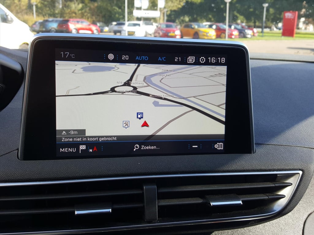 Peugeot 3008 1.2pt 130pk allure trekhaak | navi | apple carplay & android a